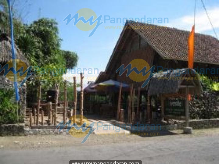 Tampilan Depan Panireman Riverside Resort Batukaras