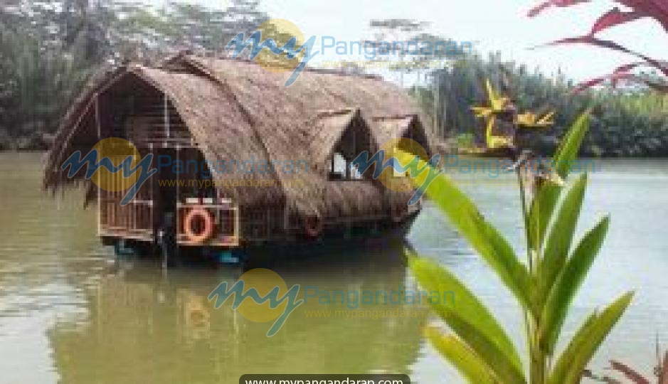  Tampilan Depan Panireman Riverside Resort Batukaras